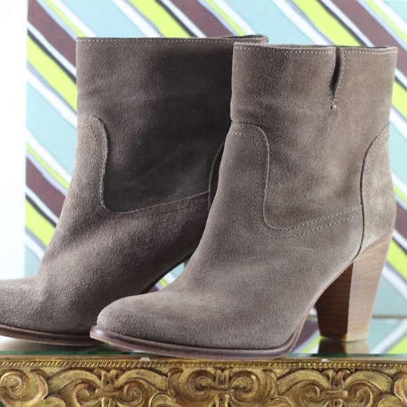 Carla Pitti Suede Leather Ankle Boots - Picture 15 of 16
